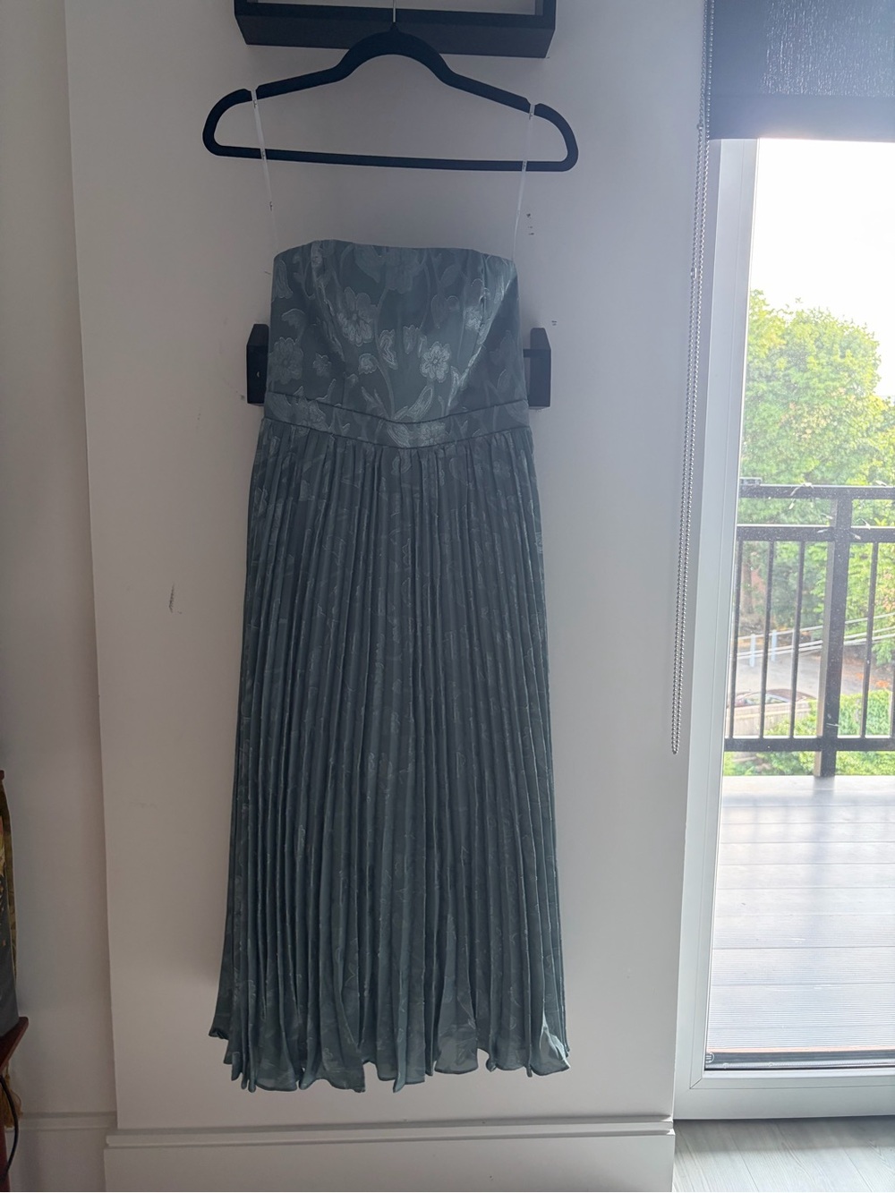Lulu's Strapless Pleated Floral Midi Dress in teal